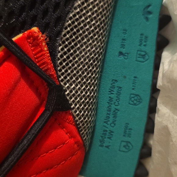 Sneakers - Picture 6 of 6